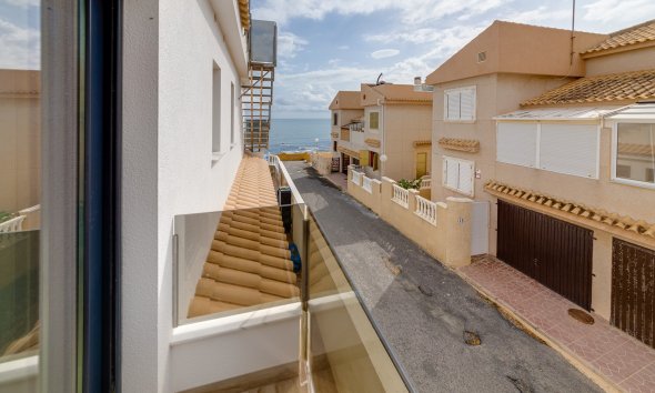 Resale - Villa - Torrevieja - La Mata