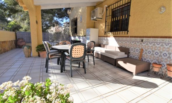 Resale - Villa - Orihuela Costa - Villamartín