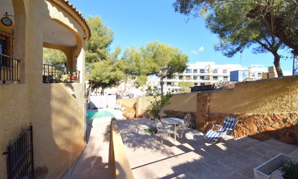 Resale - Villa - Orihuela Costa - Villamartín