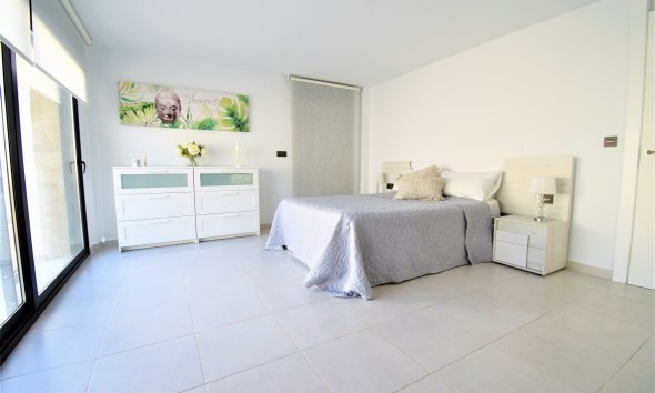 Resale - Villa - Orihuela Costa - Villamartín