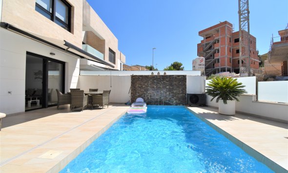 Resale - Villa - Orihuela Costa - Villamartín