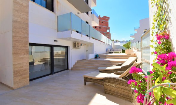 Resale - Villa - Orihuela Costa - Villamartín