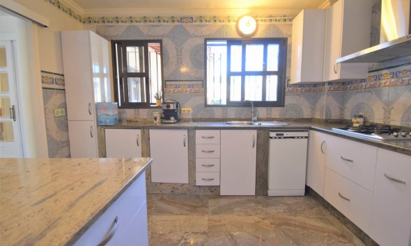 Resale - Villa - Orihuela Costa - Villamartín