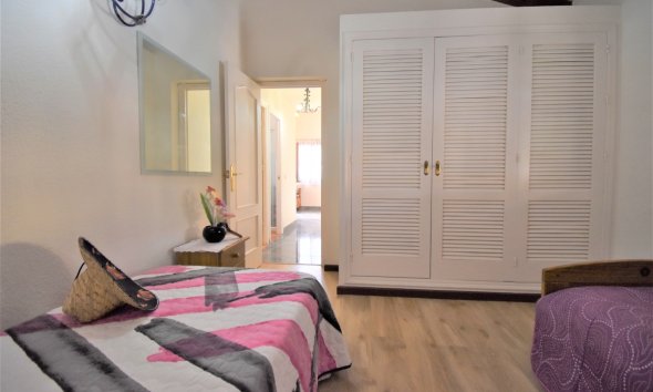 Resale - Villa - Orihuela Costa - Villamartín