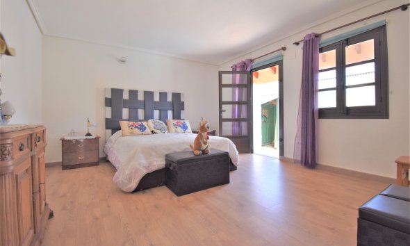 Resale - Villa - Orihuela Costa - Villamartín