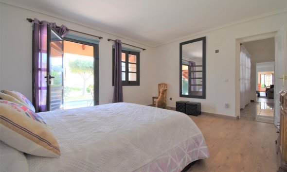 Resale - Villa - Orihuela Costa - Villamartín