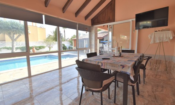 Resale - Villa - Orihuela Costa - Villamartín