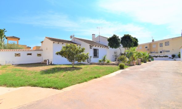 Resale - Villa - Orihuela Costa - Villamartín