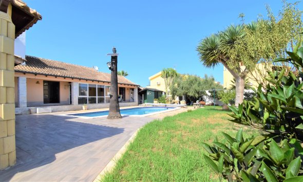 Resale - Villa - Orihuela Costa - Villamartín