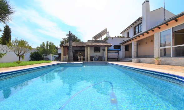 Resale - Villa - Orihuela Costa - Villamartín