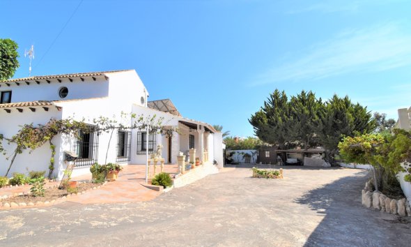 Resale - Villa - Orihuela Costa - Villamartín