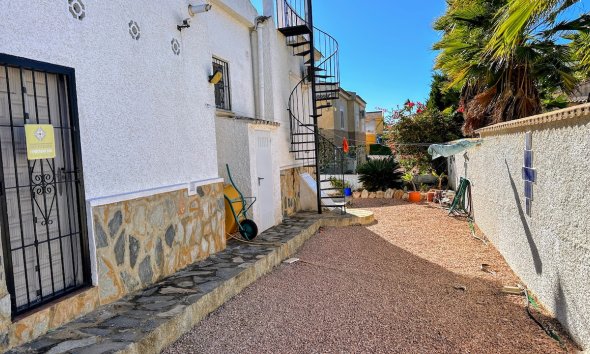 Resale - Villa - Torrevieja - El Chaparral