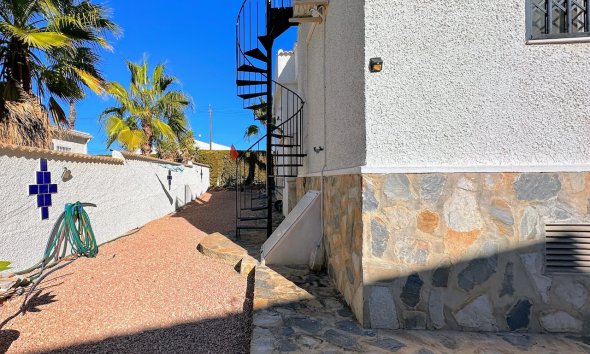 Resale - Villa - Torrevieja - El Chaparral