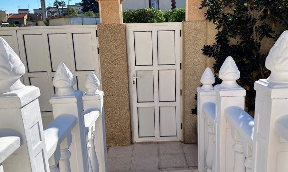 Reventa - Villa - Torrevieja - Los Balcones