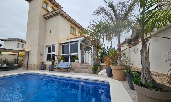 Resale - Villa - Playa Flamenca - San Jose