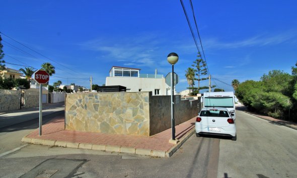 Resale - Villa - Villamartin - Villamartín