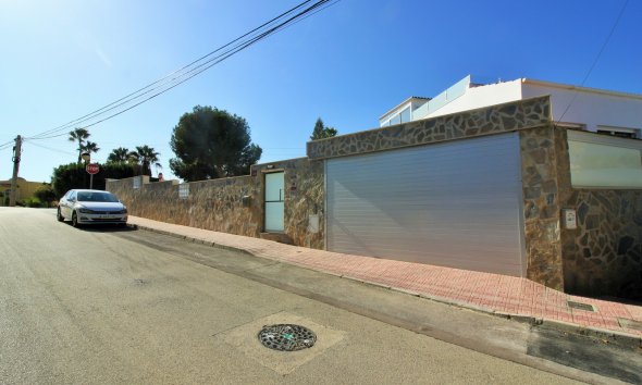 Resale - Villa - Villamartin - Villamartín