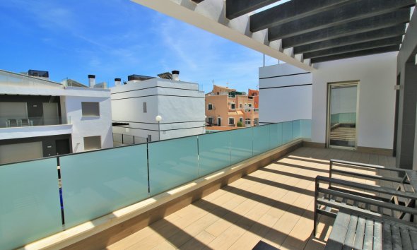 Reventa - Villa - Villamartin - Villamartín