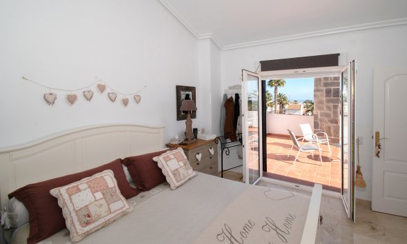 Resale - Villa - Orihuela Costa - Los Dolses