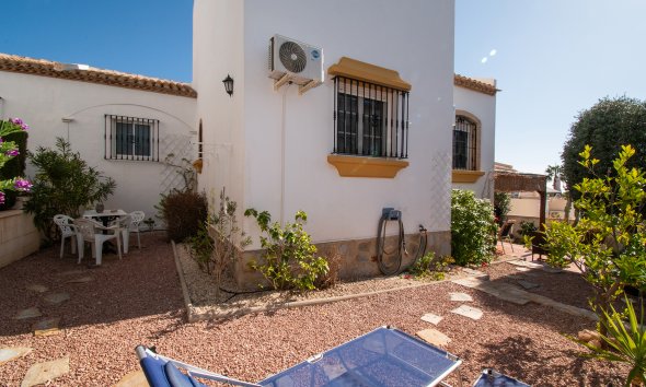 Resale - Villa - Orihuela Costa - Los Dolses