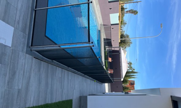 Resale - Villa - Torrevieja - El Chaparral