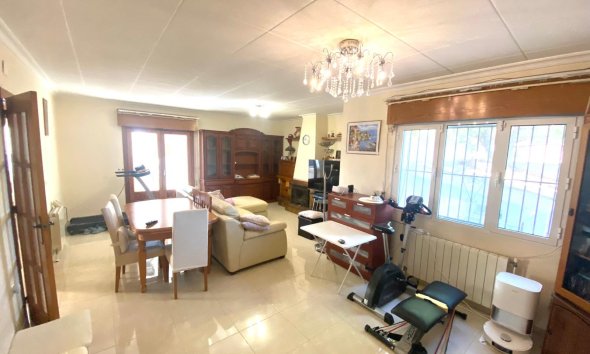 Resale - Villa - Torrevieja - El Chaparral