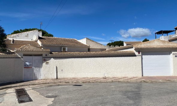 Resale - Villa - Torrevieja - El Chaparral