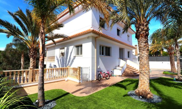 Resale - Villa - Orihuela Costa - Campoamor