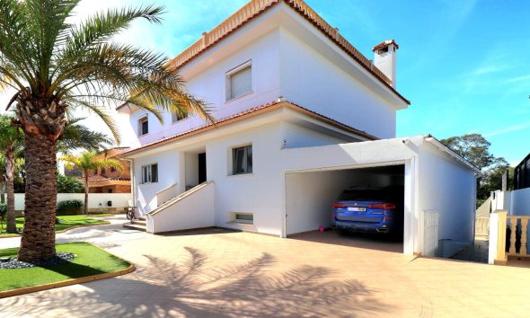 Resale - Villa - Orihuela Costa - Campoamor