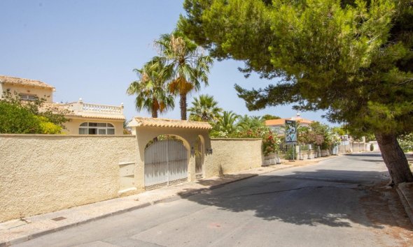 Resale - Villa - Orihuela Costa - La Zenia