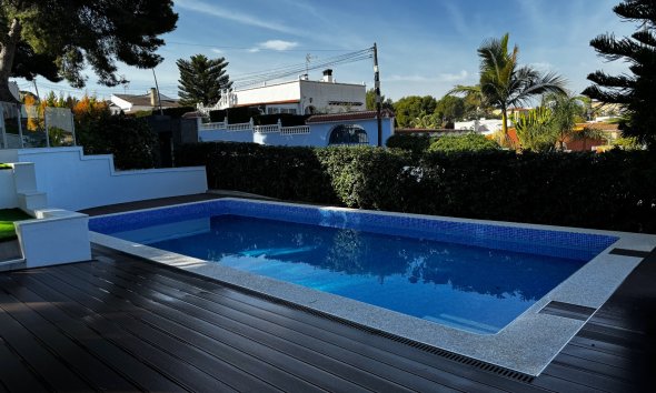 Resale - Villa - Torrevieja - Los Balcones