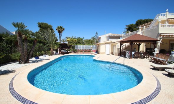 Resale - Villa - Torrevieja - Punta Prima