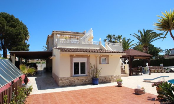 Resale - Villa - Torrevieja - Punta Prima