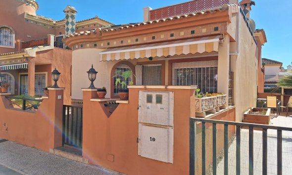 Reventa - Villa - Playa Flamenca - Villas San Luis