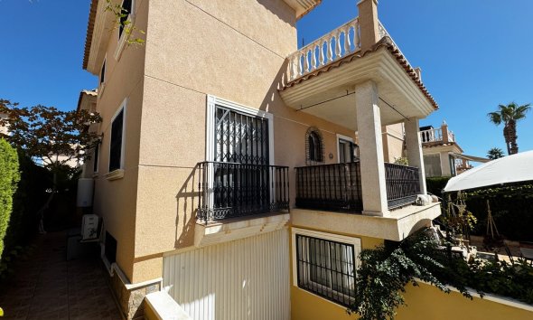 Resale - Villa - Orihuela Costa - Los Altos