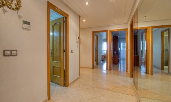 Resale - Apartment - Torrevieja - Playa del Cura