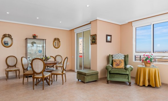 Resale - Apartment - Torrevieja - Center