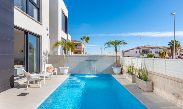 Resale - Villa - Orihuela Costa - Punta Prima