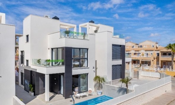 Resale - Villa - Orihuela Costa - Punta Prima