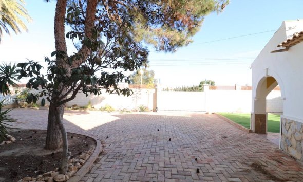 Resale - Villa - Orihuela Costa - Los Dolses