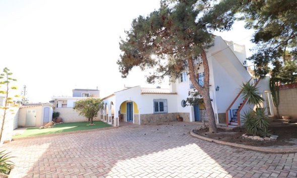 Resale - Villa - Orihuela Costa - Los Dolses