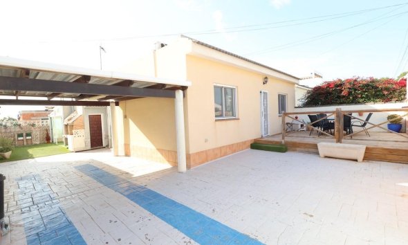 Resale - Villa - Torrevieja - La Siesta - El Salado - Torreta