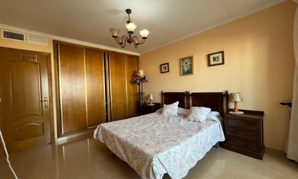 Resale - Apartment - Torrevieja - Playa del cura