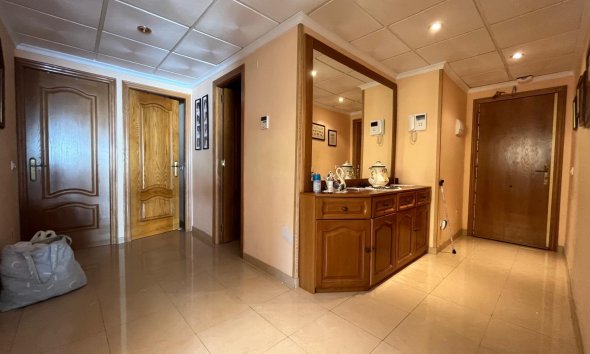 Resale - Apartment - Torrevieja - Playa del cura