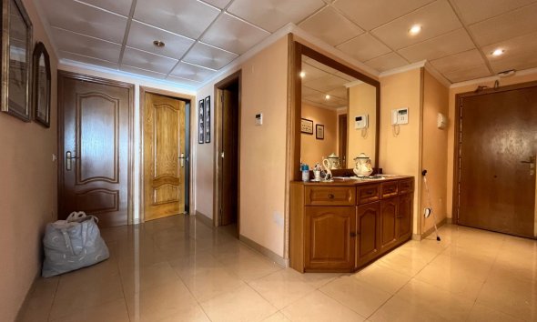 Resale - Apartment - Torrevieja - Playa del cura