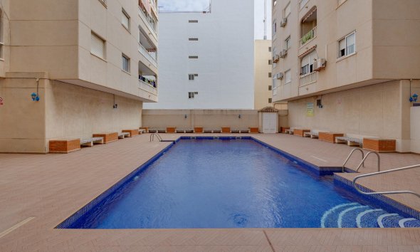 Resale - Apartment - Torrevieja - playa de los naufragos