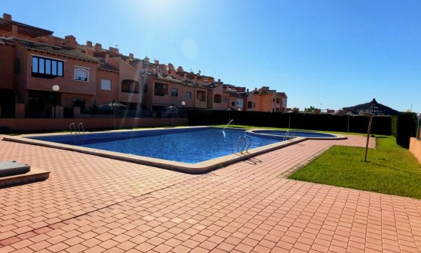 Resale - Apartment - Torrevieja - Aguas Nuevas