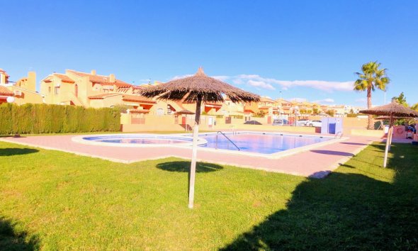 Resale - Apartment - Torrevieja - Aguas Nuevas