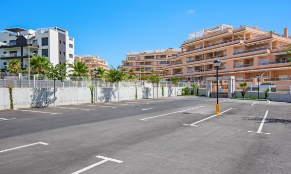 Resale - Apartment - Orihuela Costa - Villamartín