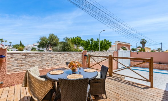 Resale - Villa - Torrevieja